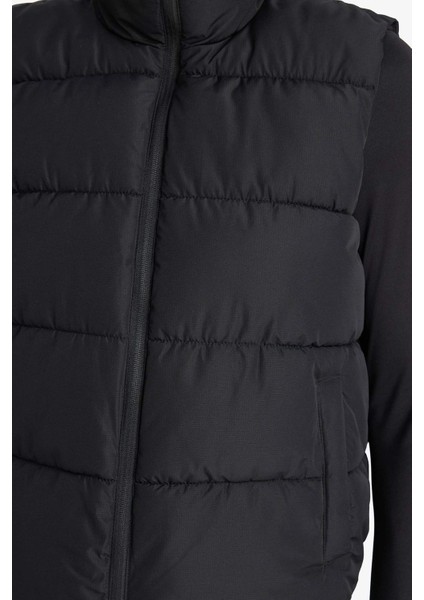 Fit Su İtici Regular Fit Dik Yaka Fermuarlı Cepli Şişme Yelek E9209AX25AU