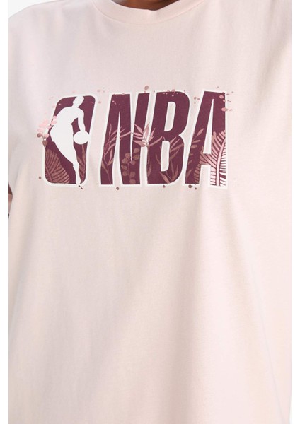 %100 Pamuk DeFactoFit NBA Wordmark Oversize Geniş Kalıp Bisiklet Yaka Sporcu Kısa Kollu Tişört E8865AX25AU