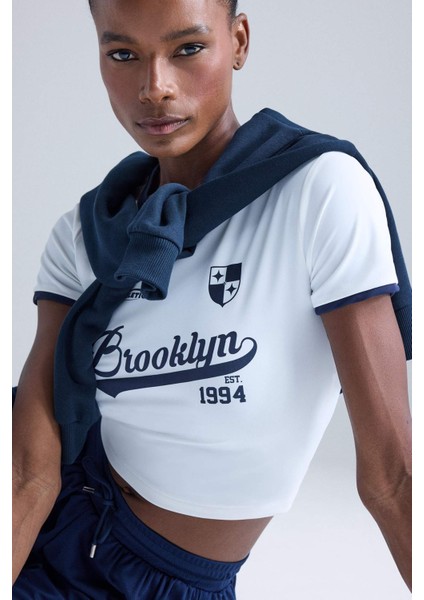 Fit Crop Bisiklet Yaka Baskılı Sporcu Kısa Kollu Tişört E7720AX25AU