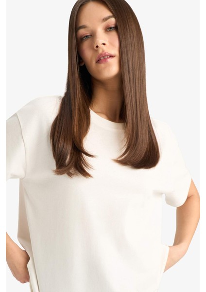 Oversize Geniş Kalıp Bisiklet Yaka Basic Düz Beyaz Kısa Kollu Tişört E4935AX25AU