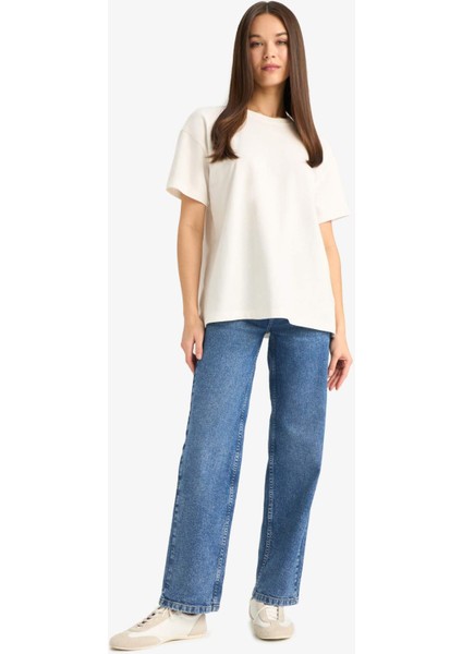 Oversize Geniş Kalıp Bisiklet Yaka Basic Düz Beyaz Kısa Kollu Tişört E4935AX25AU