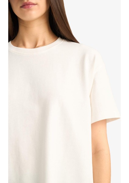 Oversize Geniş Kalıp Bisiklet Yaka Basic Düz Beyaz Kısa Kollu Tişört E4935AX25AU