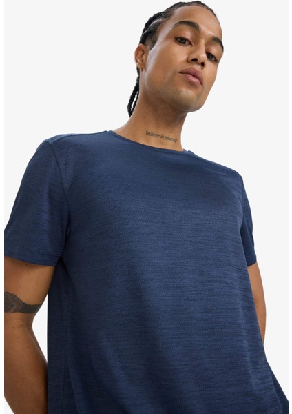 Fit Slim Fit Dar Kesim Hızlı Kuruyan Nefes Alabilen Esnek Kumaş Bisiklet Yaka Sporcu Kısa Kollu Tişört E9319AX25AU