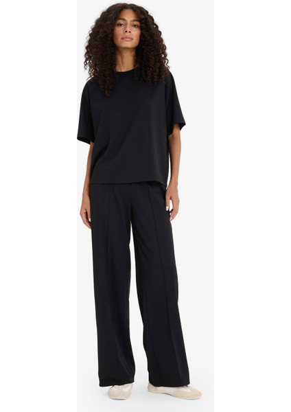 Relax Fit Bisiklet Yaka Yumuşak Dokulu Modal Kısa Kollu Tişört F1031AX25AU