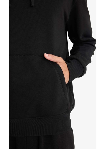 Regular Fit Kapüşonlu İçi Yumuşak Tüylü Kanguru Cepli Basic Düz Sweatshirt X8283AZ25AU