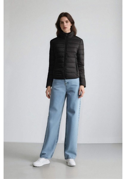 Su Geçirmez Regular Fit Dik Yaka Fermuarlı Şişme Mont E8689AX25AU