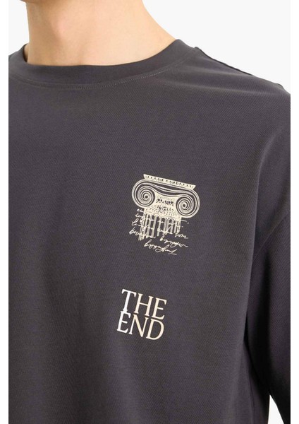 %100 Pamuk Boxy Fit Rahat Kesim Bisiklet Yaka Sırt Baskılı Kısa Kollu Tişört F1092AX25AU