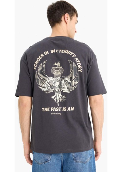 %100 Pamuk Boxy Fit Rahat Kesim Bisiklet Yaka Sırt Baskılı Kısa Kollu Tişört F1092AX25AU