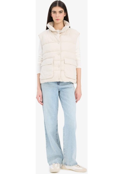 Regular Fit Dik Yaka Fermuarlı Şişme Yelek F1052AX25AU