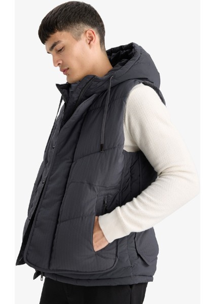 Regular Fit Kapüşonlu Fermuarlı İç Cepli Şişme Yelek F0997AX25AU