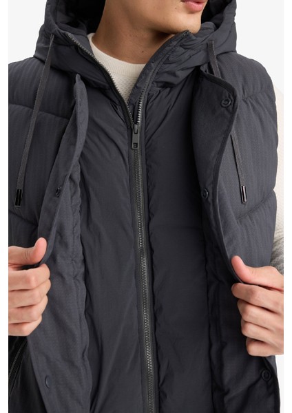 Regular Fit Kapüşonlu Fermuarlı İç Cepli Şişme Yelek F0997AX25AU