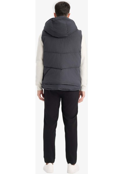 Regular Fit Kapüşonlu Fermuarlı İç Cepli Şişme Yelek F0997AX25AU