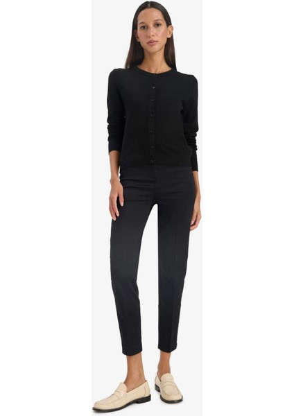 Regular Fit Bisiklet Yaka Basic Düz Düğmeli Triko Hırka D6282AX25AU