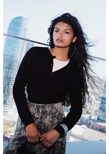 Regular Fit Bisiklet Yaka Basic Düz Düğmeli Triko Hırka D6282AX25AU