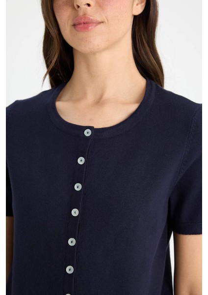 Regular Fit Bisiklet Yaka Düğmeli Kısa Kollu Triko Hırka E5770AX25AU