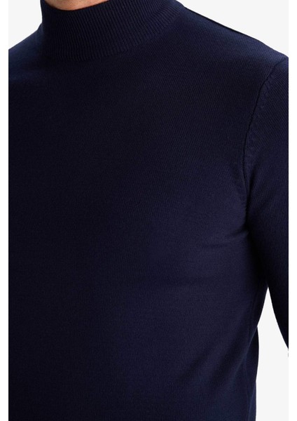 Slim Fit Dar Kesim Balıkçı Yaka Basic Düz Triko Kazak R1127AZ25WN