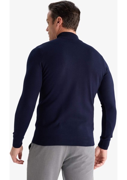 Slim Fit Dar Kesim Balıkçı Yaka Basic Düz Triko Kazak R1127AZ25WN