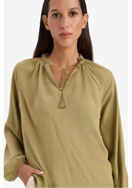 Regular Fit Bağcıklı Yaka Krinkıl Kumaş Uzun Kollu Bluz E9429AX25SM