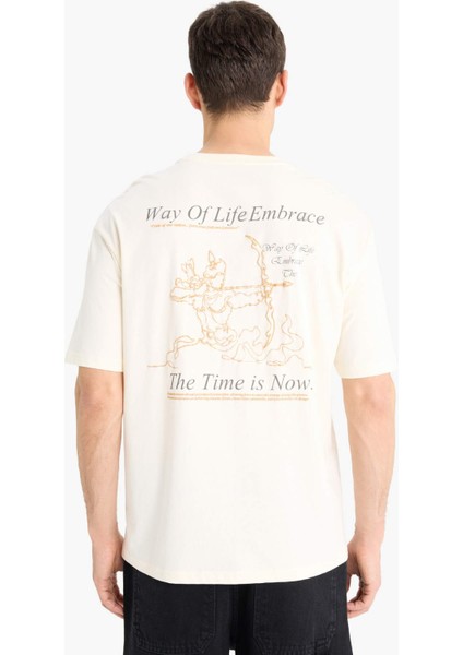 %100 Pamuk Boxy Fit Rahat Kesim Bisiklet Yaka Sırt Baskılı Kısa Kollu Tişört F1093AX25AU