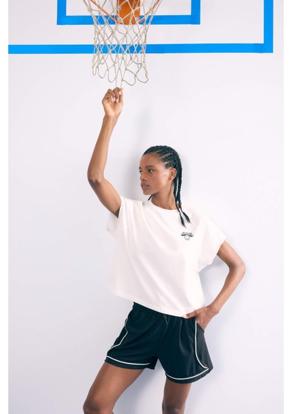 NBA New York Knicks Bisiklet Yaka Sporcu Kısa Kollu Tişört E2363AX25SM