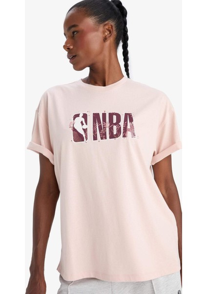 %100 Pamuk DeFactoFit NBA Wordmark Oversize Geniş Kalıp Bisiklet Yaka Sporcu Kısa Kollu Tişört E8865AX25AU
