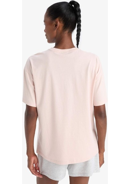 %100 Pamuk DeFactoFit NBA Wordmark Oversize Geniş Kalıp Bisiklet Yaka Sporcu Kısa Kollu Tişört E8865AX25AU