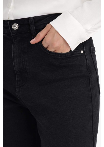 Comfort Mom Yüksek Bel Bilek Boy Jean Pantolon E9162AX25AU