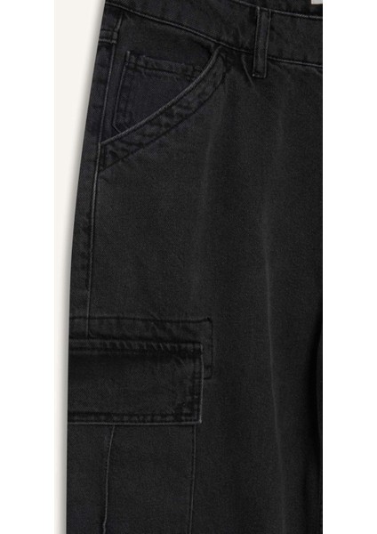 %100 Pamuk Relax Fit Rahat Kesim Düz Paça Kargo Cepli Jean Pantolon F2372AX25SP