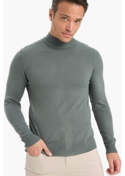 Slim Fit Dar Kesim Balıkçı Yaka Basic Düz Triko Kazak R1127AZ25WN