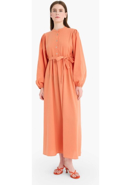 Relax Fit Hakim Yaka Kuşaklı Müslin Uzun Kollu Maxi Tesettür Elbise F1624AX25SM