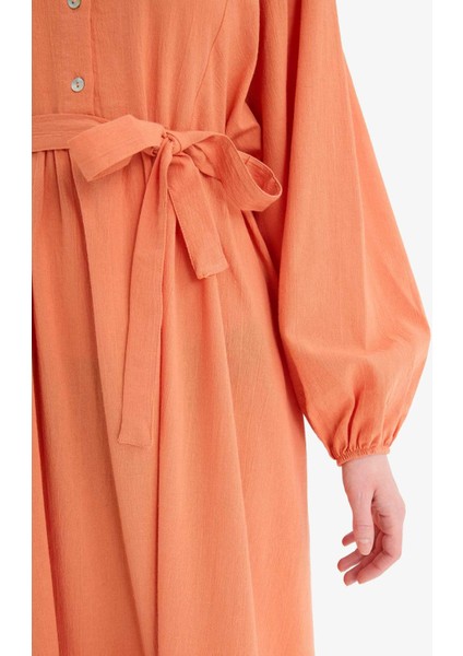 Relax Fit Hakim Yaka Kuşaklı Müslin Uzun Kollu Maxi Tesettür Elbise F1624AX25SM