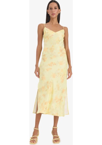 V Yaka Desenlil Yırtmaçlı Saten Askılı Midi Elbise