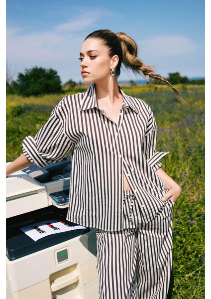 Afra x DeFacto Loose Fit Çizgili Poplin Uzun Kollu Gömlek F0403AX25SM