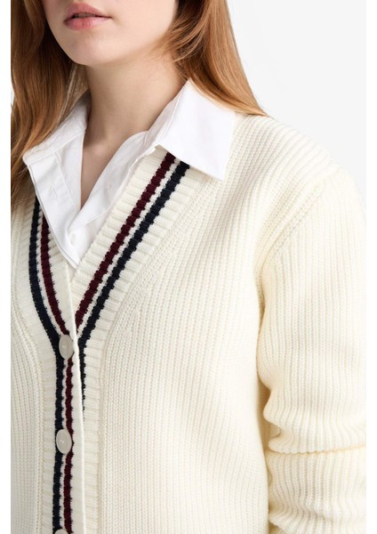 Regular Fit V Yaka Düğmeli Hırka D5030AX25AU