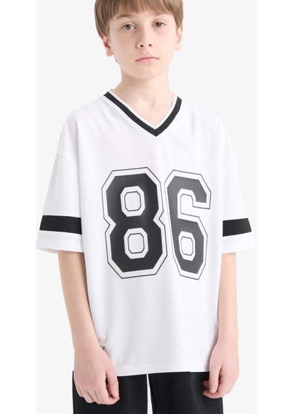 Erkek Çocuk Oversize Geniş Kalıp V Yaka Baskılı Tül Kısa Kollu Tişört F2412A825HS