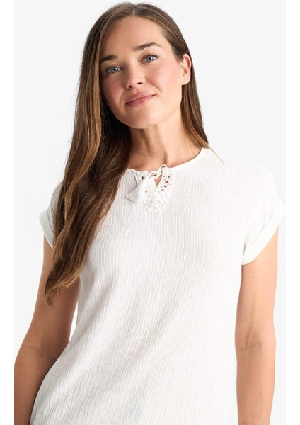 Bağcıklı Yaka Bürümcük Kısa Kollu Tişört F2767AX25SM