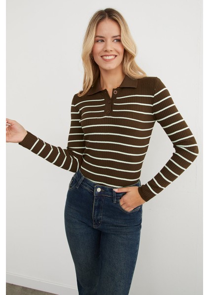 Çizgili Polo Yaka Yarım Düğmeli Triko Kazak