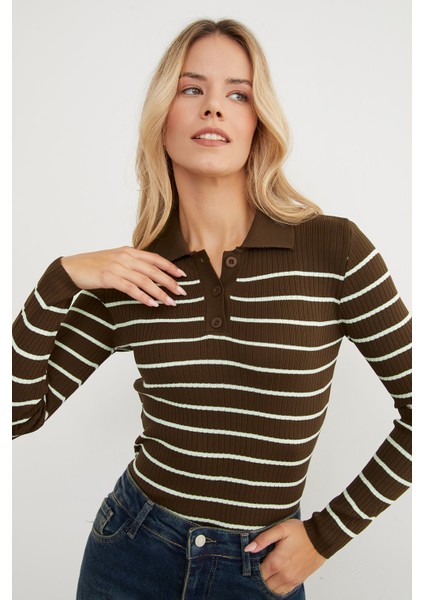 Çizgili Polo Yaka Yarım Düğmeli Triko Kazak modelleri
