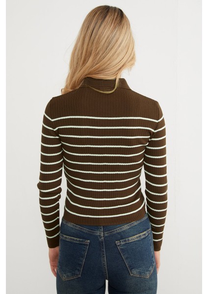 Çizgili Polo Yaka Yarım Düğmeli Triko Kazak