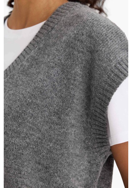 Regular Fit V Yaka Triko Süveter F2901AX25AU