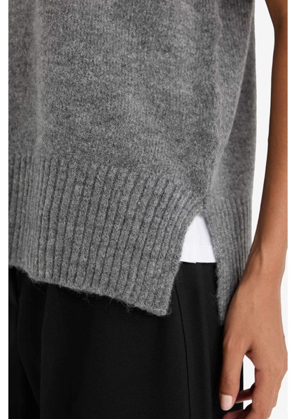 Regular Fit V Yaka Triko Süveter F2901AX25AU