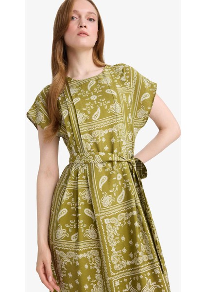 A Kesim Yuvarlak Yaka Desenli Kısa Kollu Midi Elbise F4770AX25AU