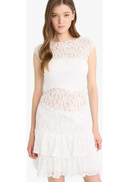 Fitted Yuvarlak Yaka Dantel Kısa Kollu Bluz F5197AX25HS