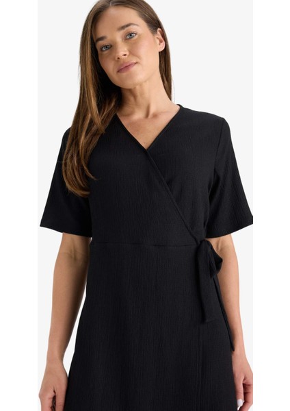 Regular Fit V Yaka Kruvaze Kapama Kısa Kollu Midi Siyah Yazlık Elbise F3913AX25HS