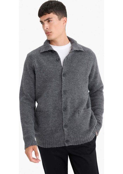 Standart Fit Balıkçı Yaka Düğmeli Cepli Triko Hırka E8396AX25CW