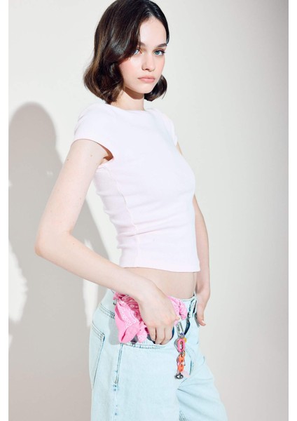 Slim Fit Dar Kesim Kayık Yaka Fitilli Kaşkorse Kısa Kollu Tişört