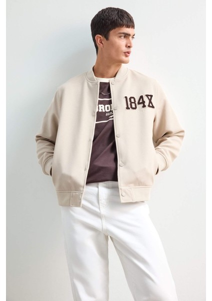 Regular Fit Bomber Kolej Yaka Nakış Detaylı İç Cepli Çıtçıtlı Mont F5096AX25AU