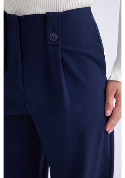 Düğme Detaylı Geniş Paça Pantolon modelleri