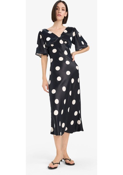 V Yaka Saten Puantiyeli Kısa Kollu Midi Elbise F6037AX25SM