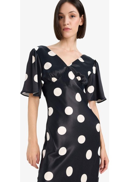 V Yaka Saten Puantiyeli Kısa Kollu Midi Elbise F6037AX25SM